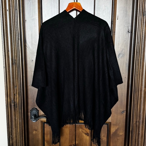 Sylvia Alexander Fringe poncho wrap cape - Picture 2 of 3